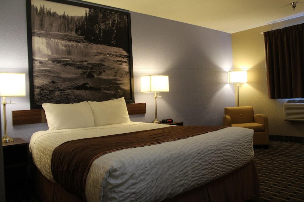ซูเปอร์ 8 บาย วินด์แฮม แคมลูปส์ บริติชโคลัมเบีย Hotel ภายนอก รูปภาพ