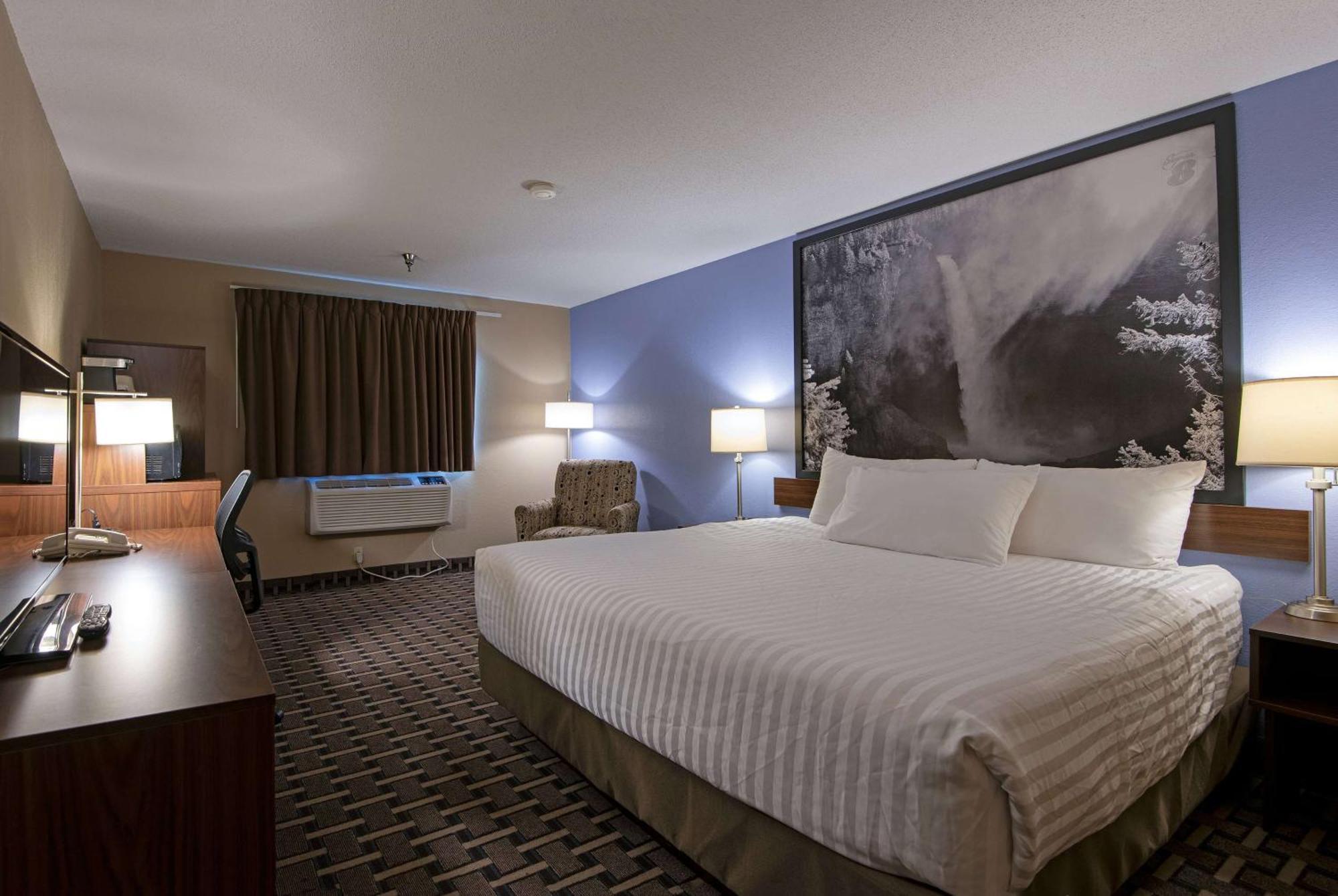 ซูเปอร์ 8 บาย วินด์แฮม แคมลูปส์ บริติชโคลัมเบีย Hotel ภายนอก รูปภาพ