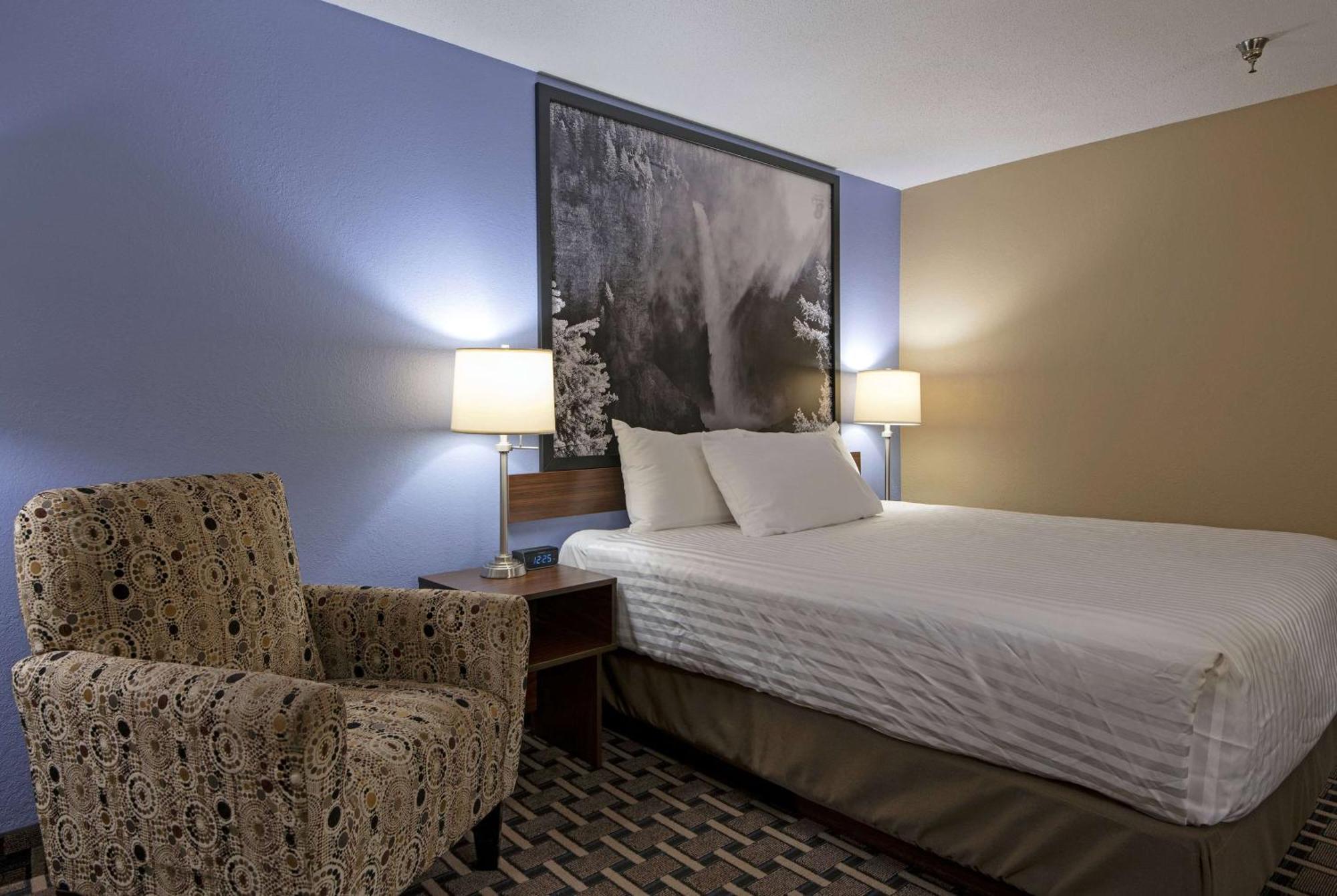 ซูเปอร์ 8 บาย วินด์แฮม แคมลูปส์ บริติชโคลัมเบีย Hotel ภายนอก รูปภาพ